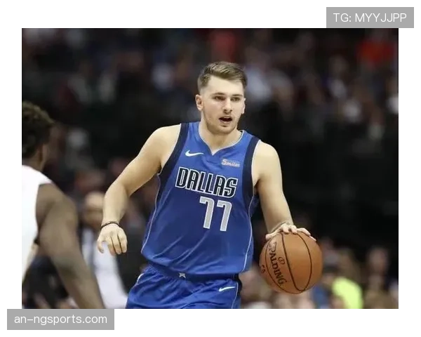 居莱尔与哈维·西蒙斯：同级新星的赛场表现与潜力差距解析